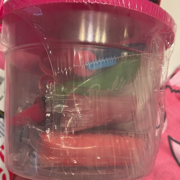 Barbie pajama and bath set size 6 - Picture 6 of 11